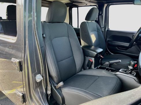 Used 2021 Jeep Gladiator Sport AWD/4WD image 25