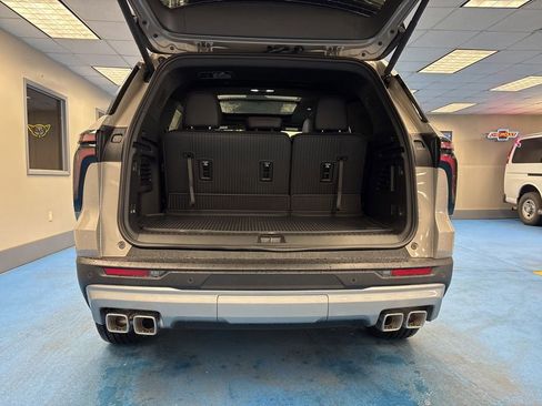 New 2026 Chevrolet Traverse Z71 w/ LPO, Floor Liner Package image 8