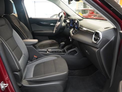 Used 2024 Chevrolet TrailBlazer LT AWD/4WD image 32