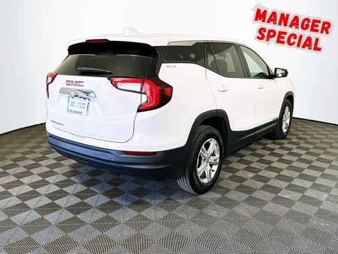 Used 2024 GMC Terrain SLE image 8