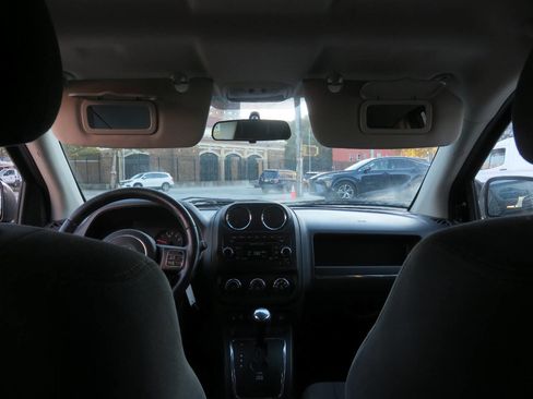 Used 2012 Jeep Compass Latitude image 12