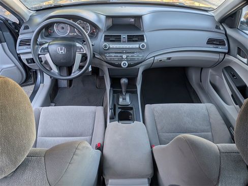 Used 2010 Honda Accord LX-P image 10