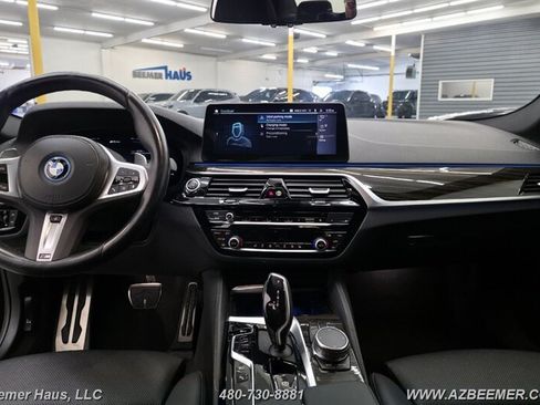 Used 2023 BMW 530e w/ M Sport Package RWD image 29