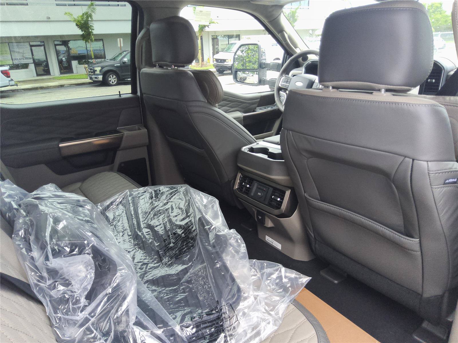 New 2027 Ford F250 Platinum w/ Platinum Plus Package AWD/4WD image 31