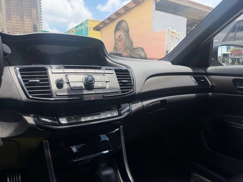 Used 2017 Honda Accord Sport image 16