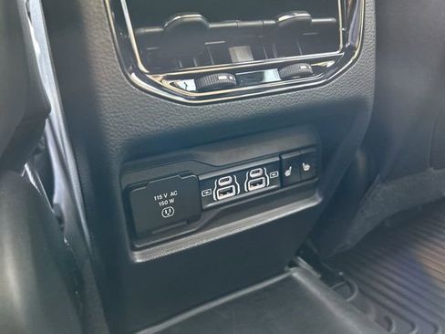 Used 2024 Jeep Grand Cherokee Overland image 43