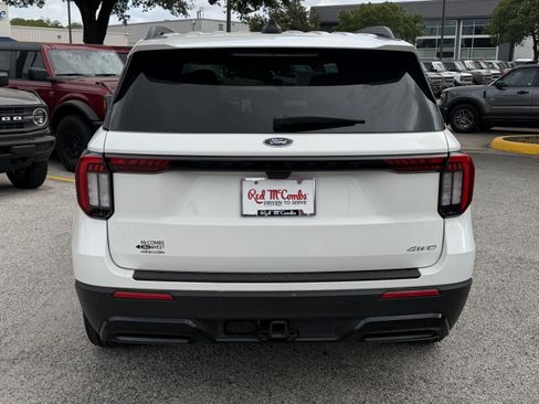 Used 2025 Ford Explorer ST-Line w/ ST-Line Street Pack AWD/4WD image 6