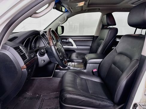 Used 2013 Toyota Land Cruiser AWD/4WD image 28