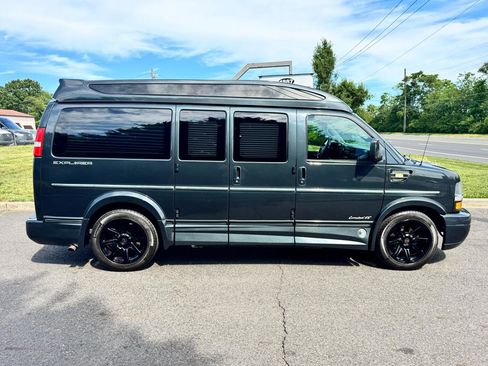 Used 2018 Chevrolet Express 2500 w/ Enhanced Convenience Package RWD image 4