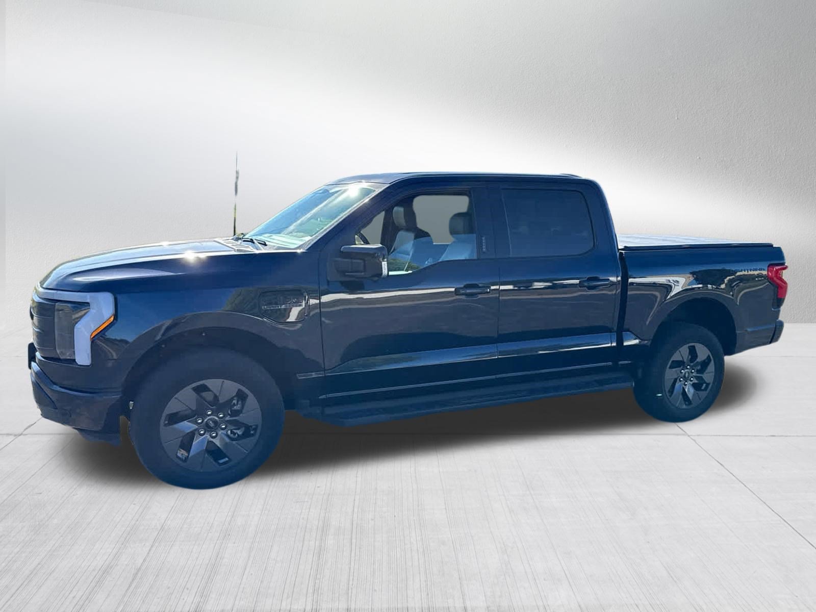 Used 2023 Ford F150 Lightning Lariat AWD/4WD image 5