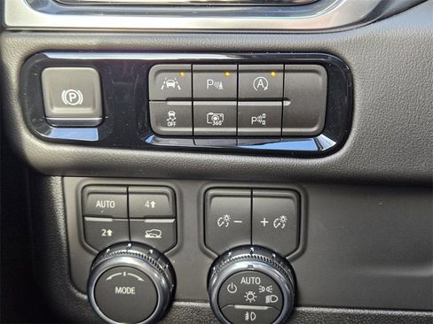 New 2026 GMC Yukon Elevation image 15