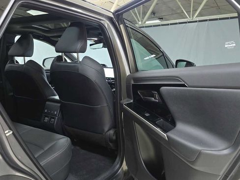 Used 2024 Mercedes-Benz Sprinter 2500 image 44