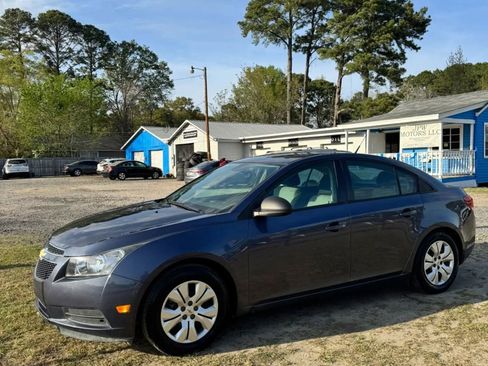 Used 2014 Chevrolet Cruze LS image 5