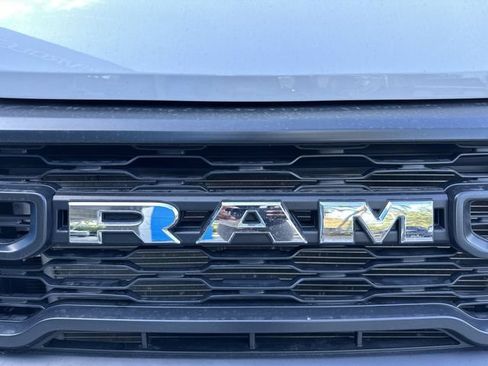 Used 2025 RAM ProMaster 2500 w/ Convenience Group FWD image 10