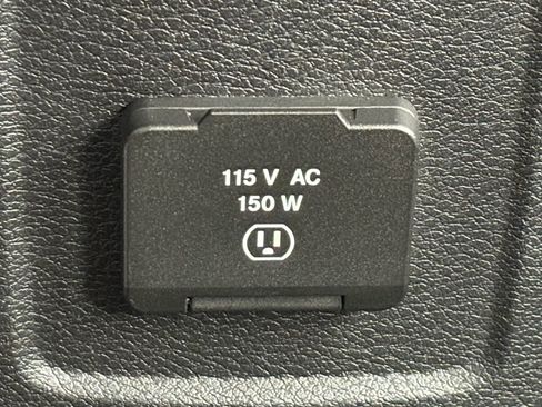 Used 2019 Jeep Wrangler Unlimited Sahara AWD/4WD image 5