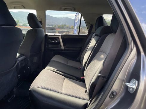 Used 2015 Toyota 4Runner SR5 image 17