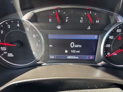 Used 2024 GMC Terrain SLT image 23