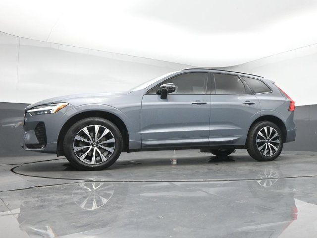 Used 2024 Volvo XC60 B5 Core w/ Protection Package Premier AWD/4WD image 36
