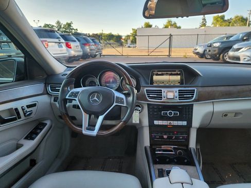 Used 2014 Mercedes-Benz E 250 BlueTEC Sedan image 15