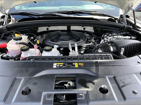 Used 2022 Jeep Grand Cherokee Overland AWD/4WD image 30