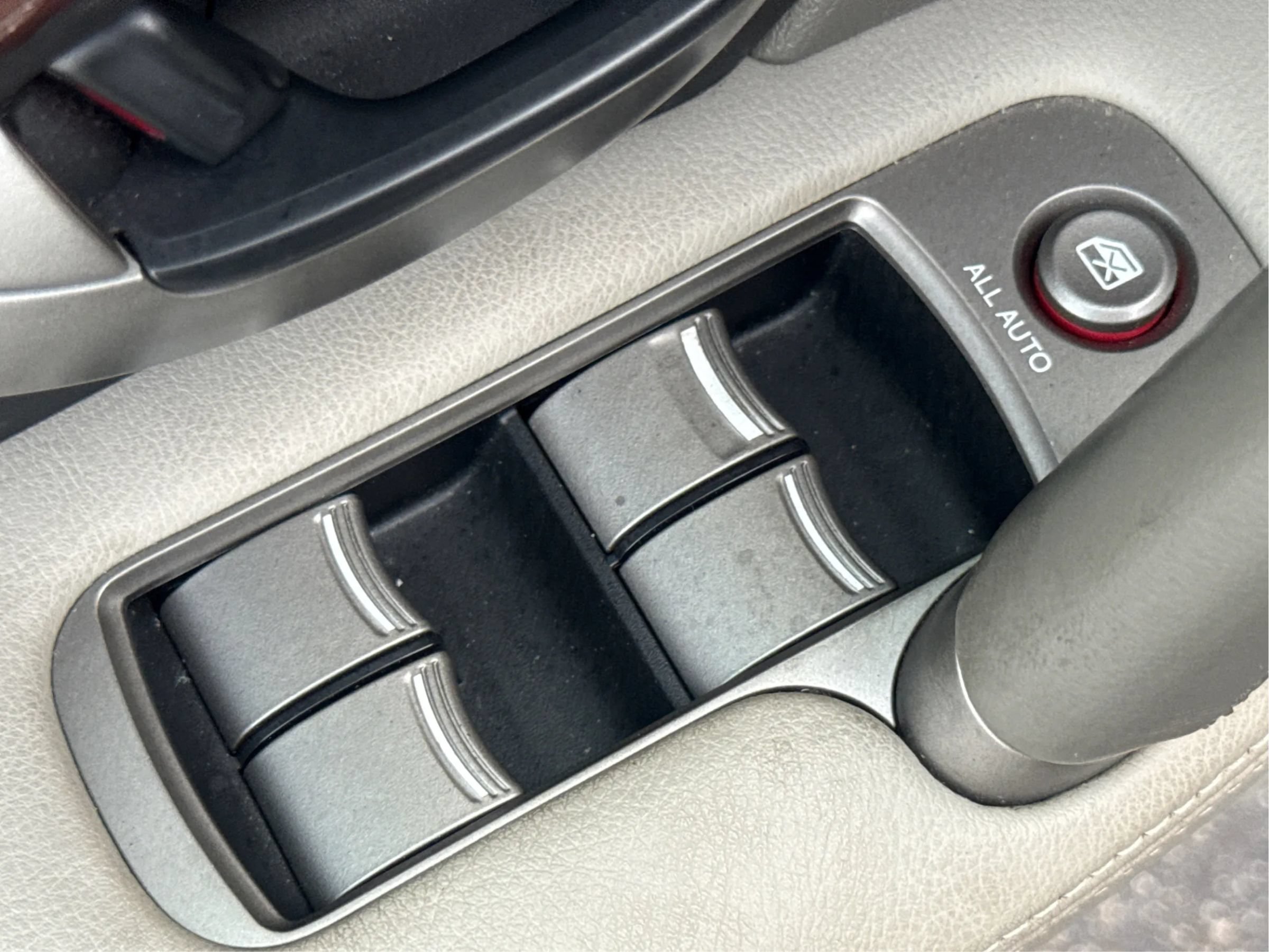 Used 2006 Acura RL AWD/4WD image 37
