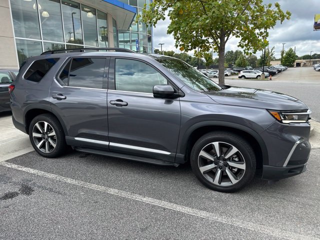 Used 2025 Honda Pilot Elite image 4