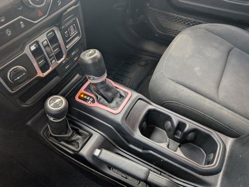 Used 2018 Jeep Wrangler Unlimited Sport S image 27