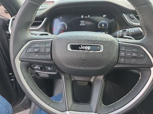 Used 2024 Jeep Grand Cherokee L Altitude AWD/4WD image 20