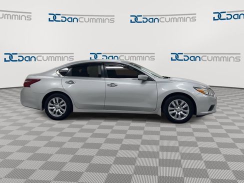 Used 2018 Nissan Altima 2.5 S w/ S Convenience Package image 9