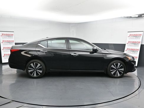 Used 2022 Nissan Altima 2.5 SV image 9
