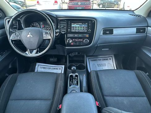 Used 2016 Mitsubishi Outlander SE image 14
