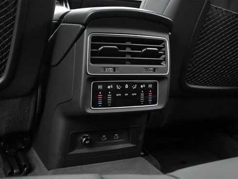 Used 2022 Audi Q8 Premium Plus image 13