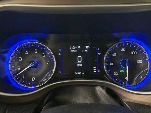 Used 2023 Chrysler Voyager LX FWD image 17