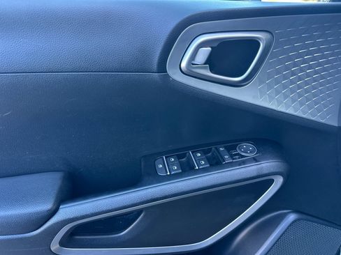 Used 2024 Kia Soul LX w/ Option Group 015 image 10