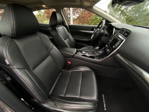 Used 2023 Nissan Maxima SL image 14