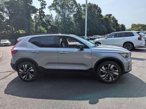 New 2026 Volvo XC40 B5 Plus w/ Climate Package image 3