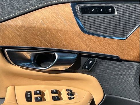 Used 2018 Volvo XC90 T8 Inscription w/ Convenience Package image 19