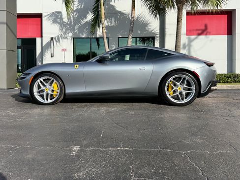 Used 2021 Ferrari Roma RWD image 11