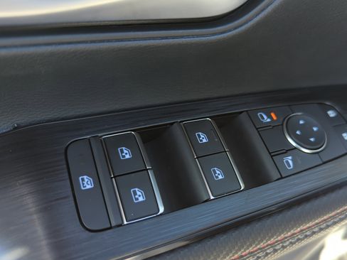 New 2026 Nissan Kicks SR w/ Cold Weather Package FWD image 23