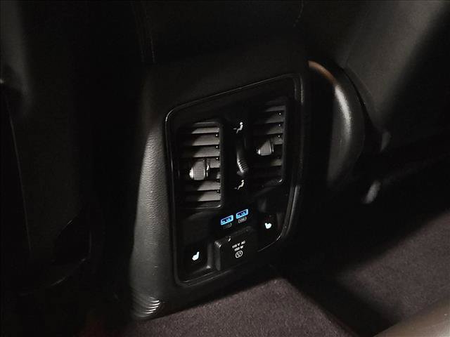 Used 2017 Jeep Grand Cherokee Limited AWD/4WD image 17