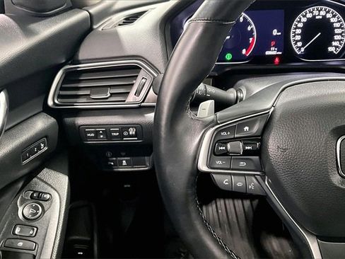 Used 2019 Honda Accord Touring image 11
