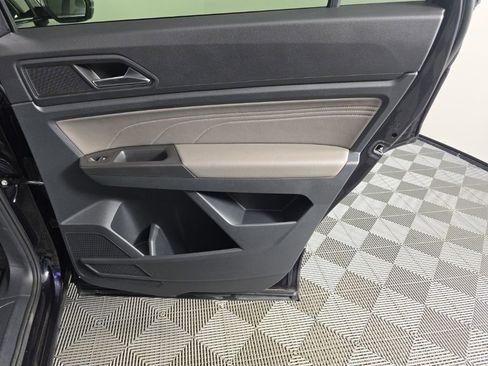 Used 2022 Volkswagen Atlas Cross Sport SEL R-Line w/ Cross Sport MDO Package AWD/4WD image 37