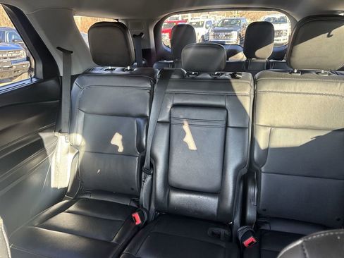 Used 2022 Ford Explorer Limited w/ Equipment Group 301A image 23