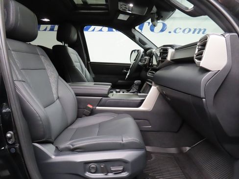 Used 2025 Toyota Sequoia SR5 image 28