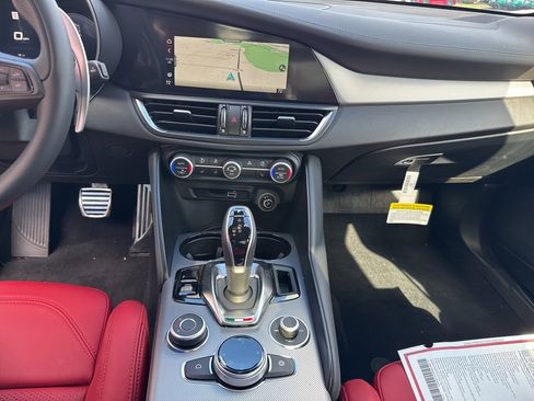 New 2025 Alfa Romeo Giulia AWD image 17