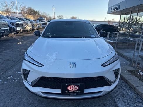 Used 2024 Buick Envista Sport Touring w/ Convenience I Package image 2