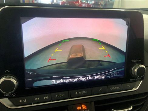 Used 2025 Nissan Altima 2.5 SV FWD image 21