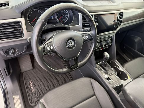 Used 2018 Volkswagen Atlas SEL FWD image 4