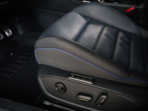 Used 2024 Volkswagen Golf R AWD/4WD image 14