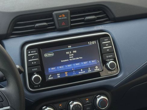 Used 2025 Nissan Versa SV image 17